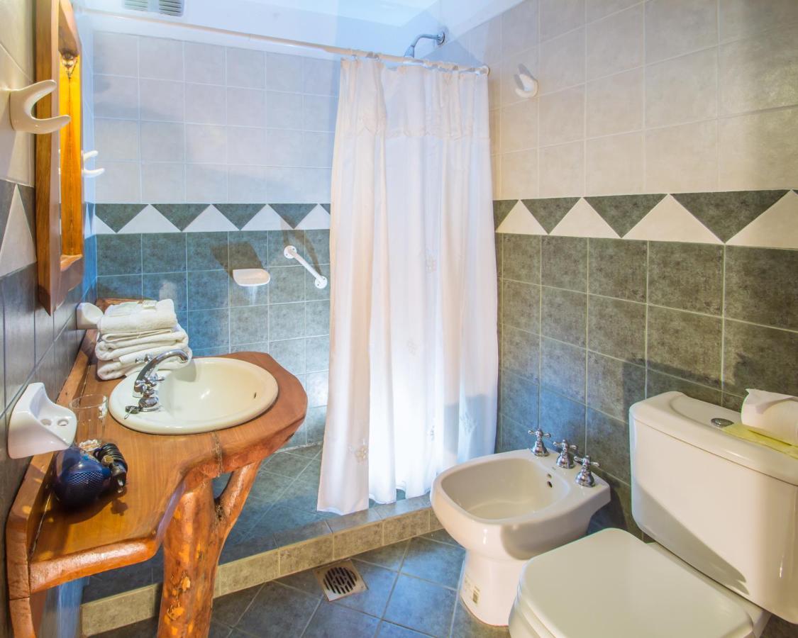 Chalet Suisse Posada & Spa - Adults Only Villa General Belgrano Rum bild